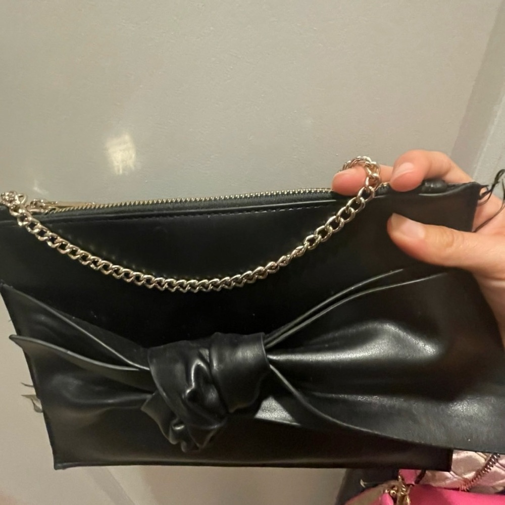 💸Sold Forever21 crossbody bag